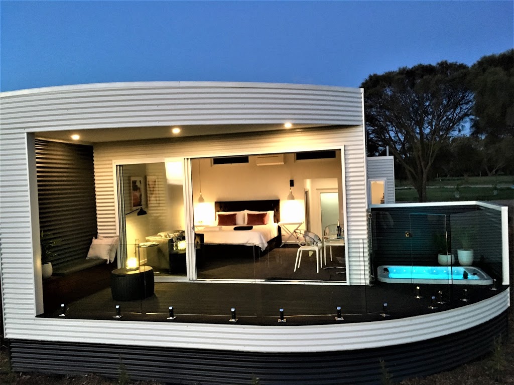 The Nest Luxury Stay | 2140 Bellarine Hwy, Point Lonsdale VIC 3225, Australia | Phone: 0419 329 090