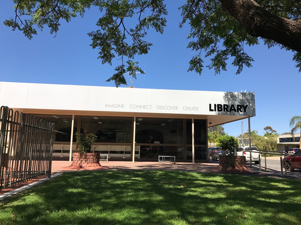 Renmark Paringa Public Library | library | James Ave, Renmark SA 5341, Australia | 0885865544 OR +61 8 8586 5544