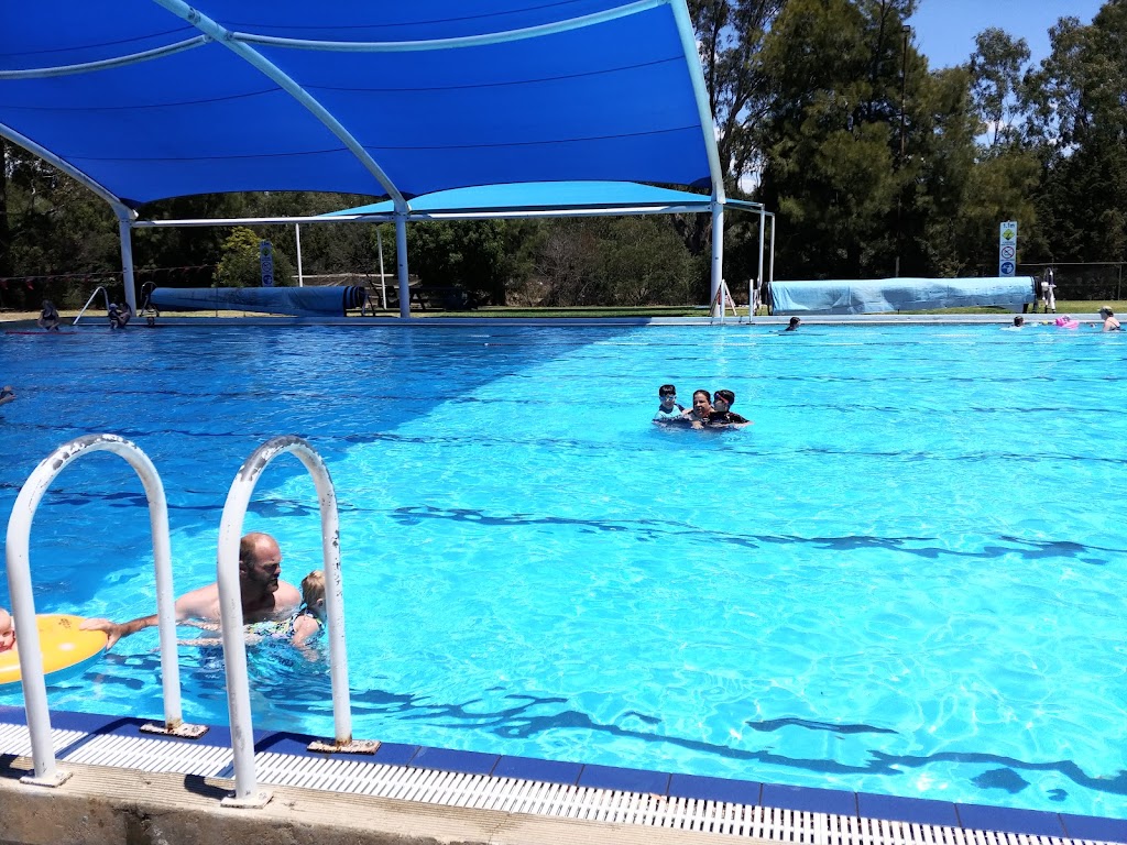 Seymour War Memorial Outdoor Pool |  | Lesley St, Seymour VIC 3660, Australia | 0357992688 OR +61 3 5799 2688