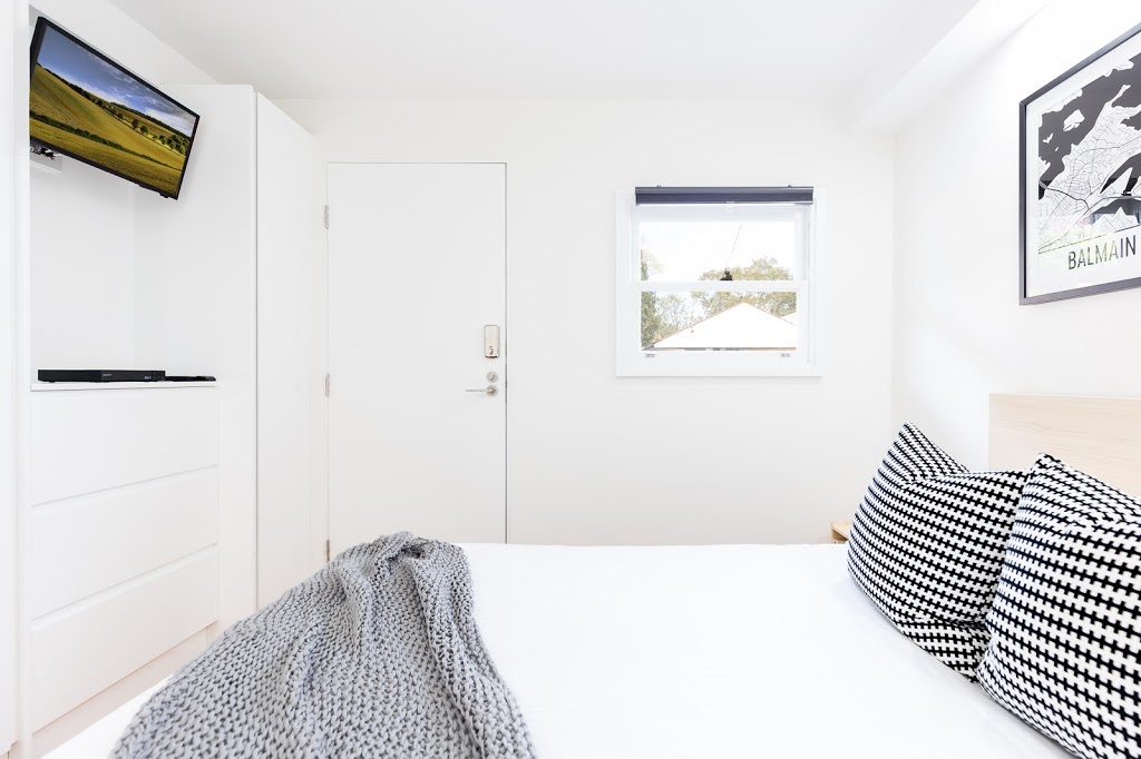 Stylish One-Bedroom Terrace in Balmain | lodging | 3 Bridge St, Balmain NSW 2041, Australia