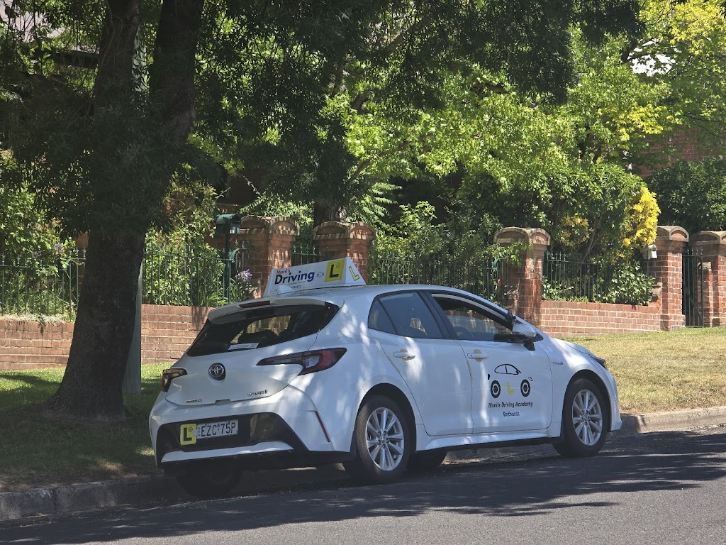 Manis Driving Academy Bathurst | 143 Lambert St, Bathurst NSW 2795, Australia | Phone: 0406 794 133