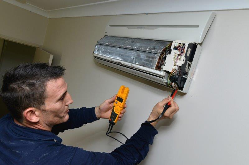 Auspower Electrical | electrician | Unit 2/5 Bramp Cl, Portsmith QLD 4870, Australia | 0439790733 OR +61 439 790 733