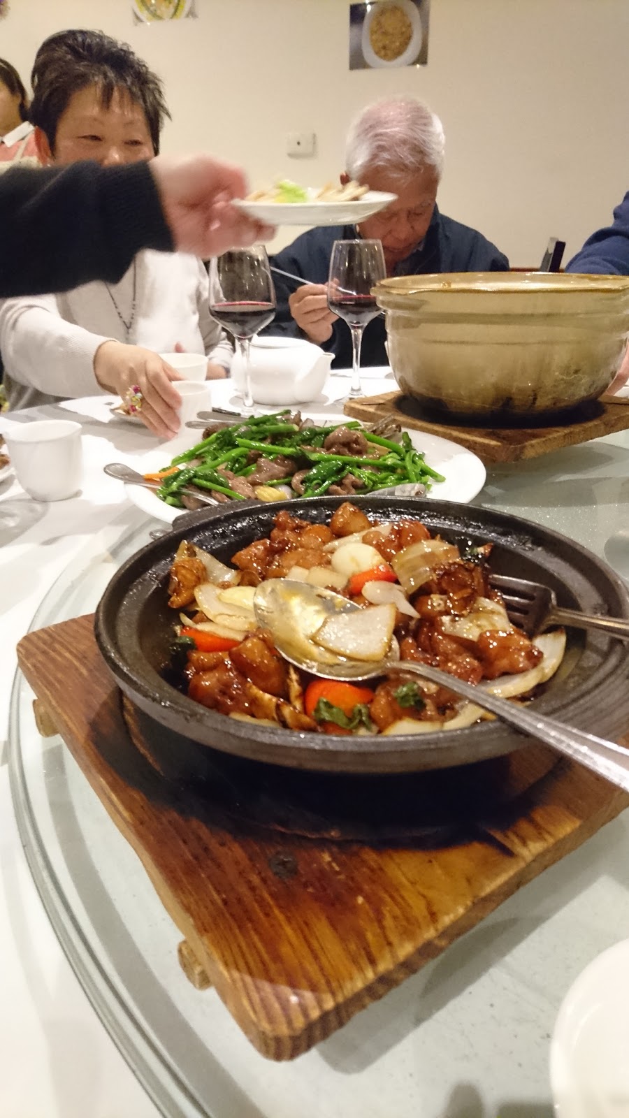 King Wong Chinese & Seafood Restaurant | restaurant | 243 Stud Rd, Dandenong Valley Hwy, Wantirna South VIC 3152, Australia | 0398000405 OR +61 3 9800 0405