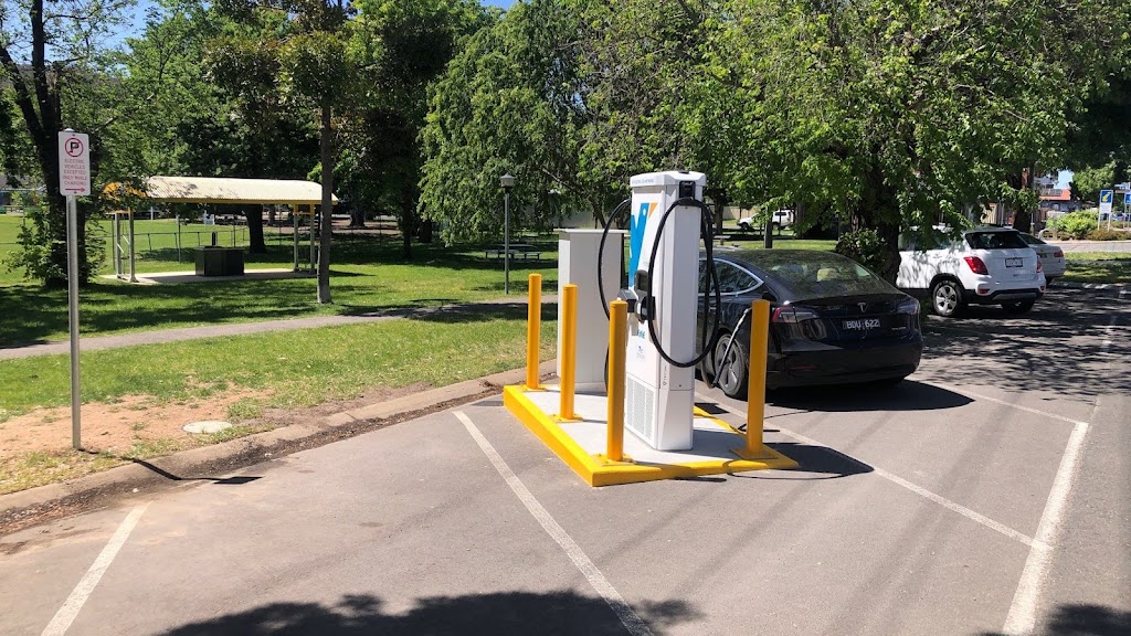 Evie Charging Station | 126 High St, Heathcote VIC 3523, Australia | Phone: 1300 463 843