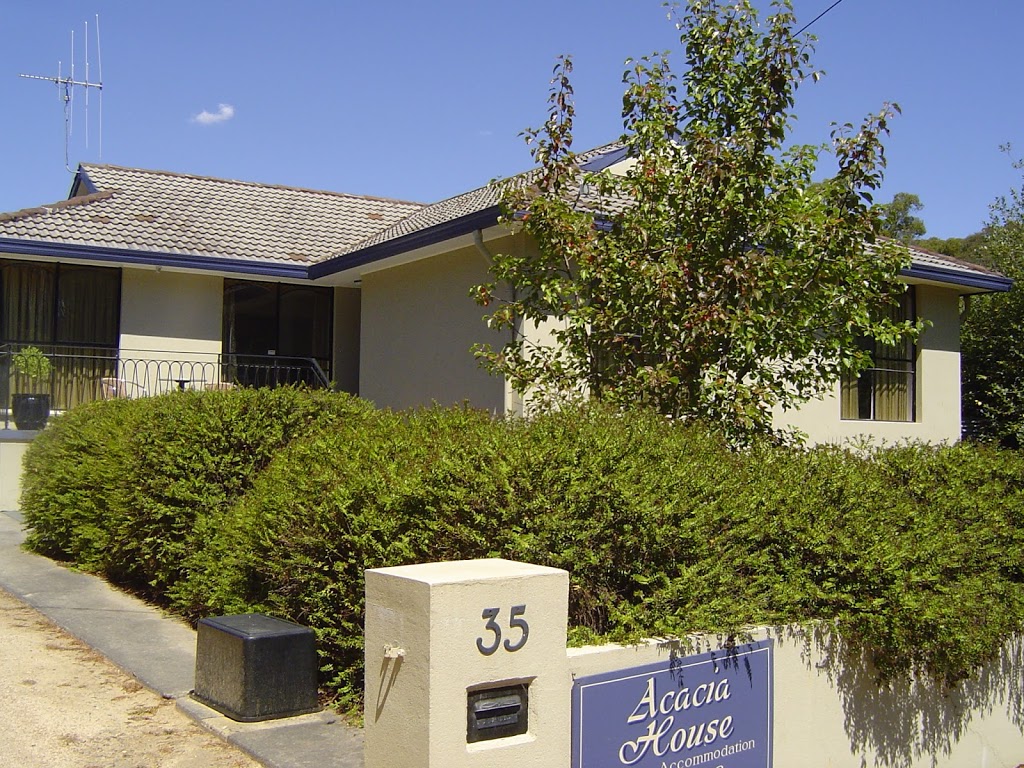 Acacia Spa Garden Suite | spa | 35 Leggatt St, Daylesford VIC 3460, Australia | 0439482802 OR +61 439 482 802