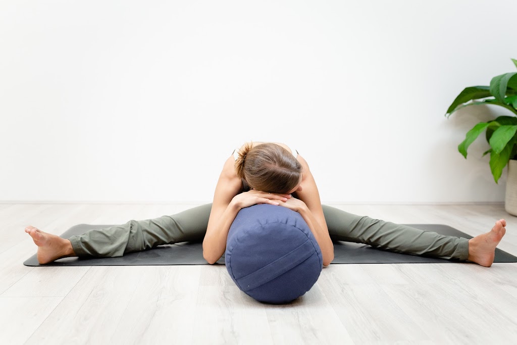 Immerse Yoga Studio | Unit 47/6 Jubilee Ave, Warriewood NSW 2102, Australia | Phone: 0423 827 707