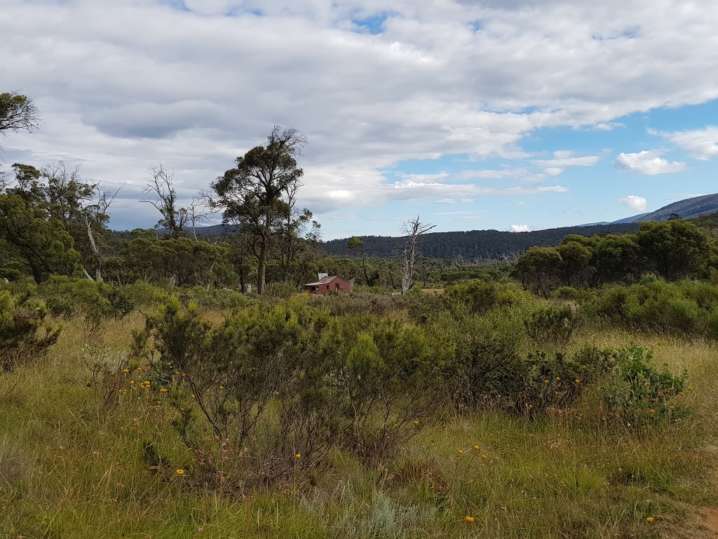 Pockets Hut | Cooleman NSW 2611, Australia