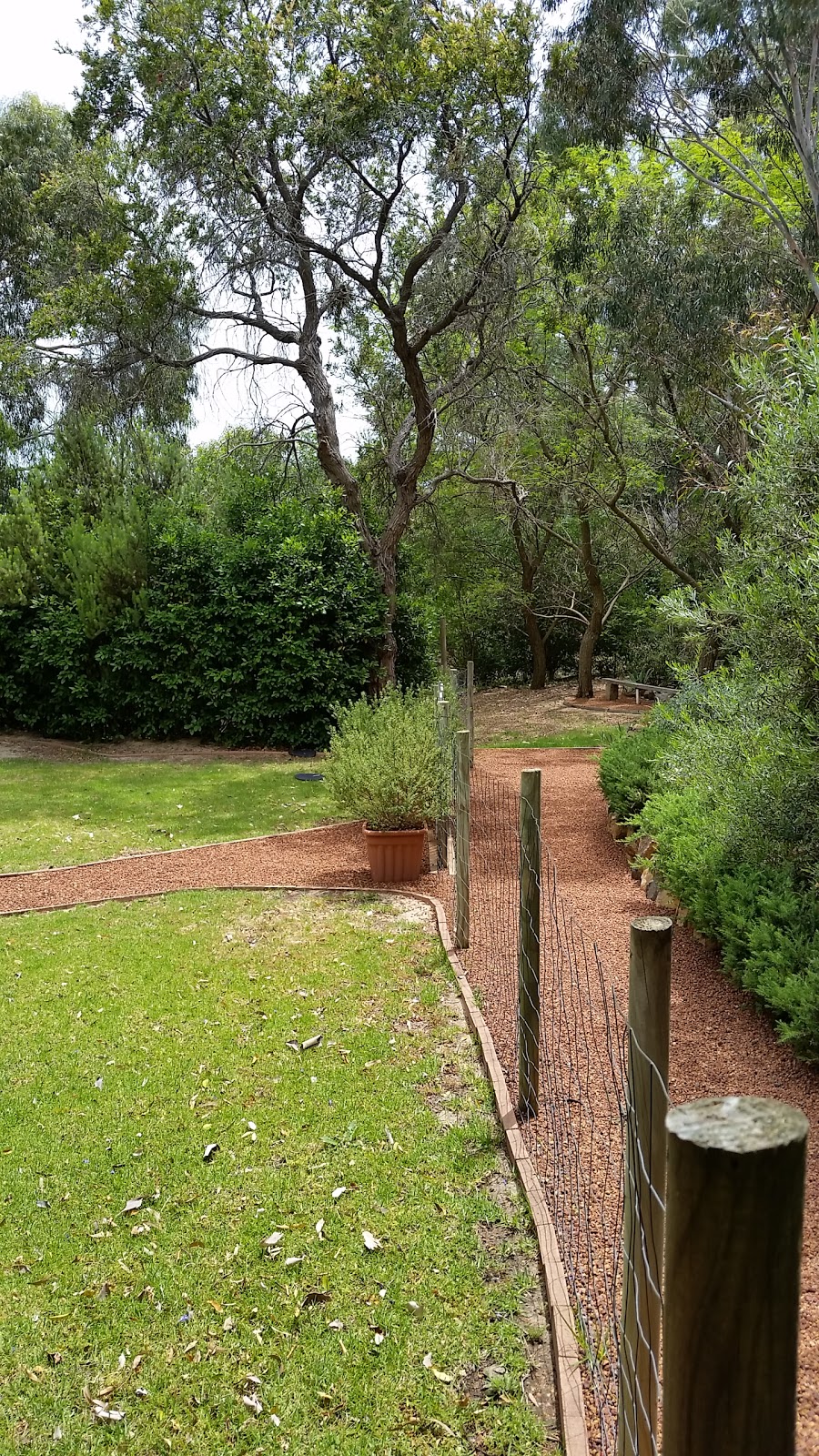 Country In The City Bed & Breakfast | lodging | 178 Kalamunda Rd, Gooseberry Hill WA 6076, Australia | 0419950943 OR +61 419 950 943