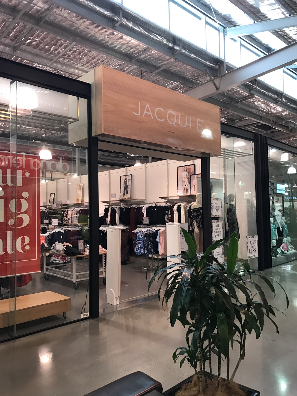 Jacqui E | clothing store | Shop T172/337 Canberra Ave, Fyshwick ACT 2609, Australia | 0261090420 OR +61 2 6109 0420