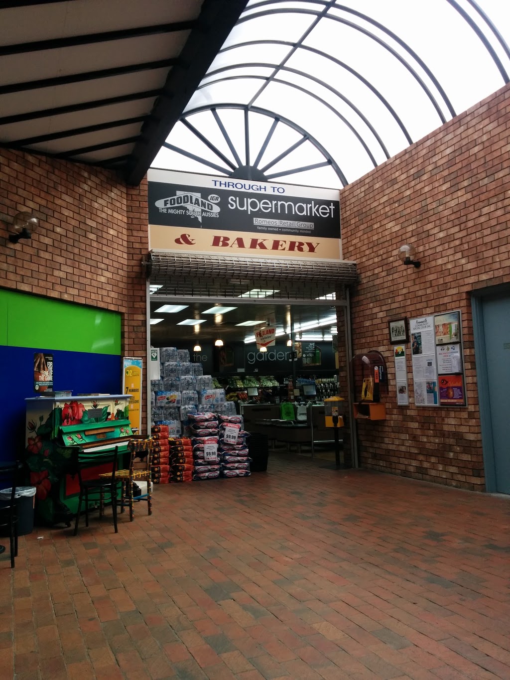Romeos Foodland Normanville | supermarket | 85 Main Road, Normanville SA 5204, Australia | 0885582008 OR +61 8 8558 2008