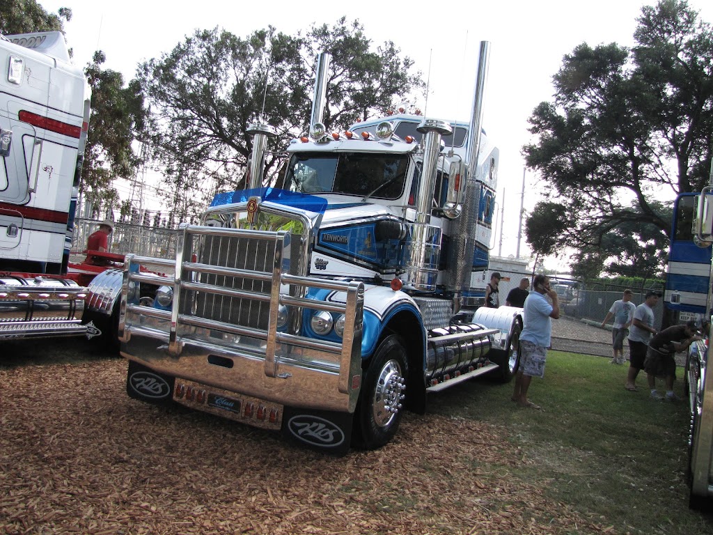 Cornfoot Bros Earthmoving Pty. Ltd. | 88 Freight Dr, Somerton VIC 3062, Australia | Phone: (03) 9308 5600