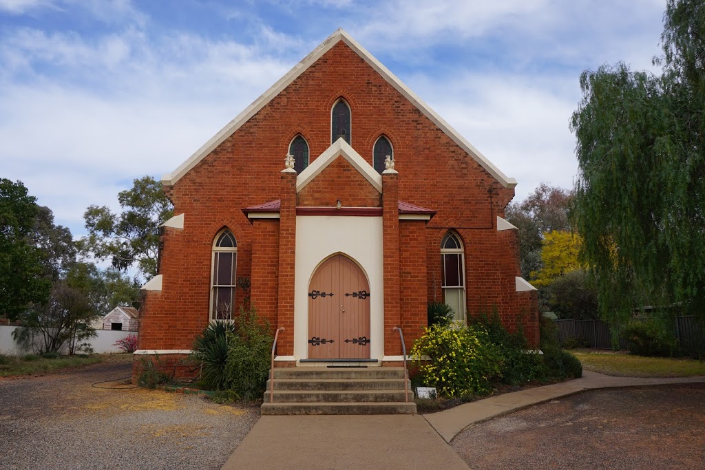 Cobar Uniting Church | church | 41 Barton St, Cobar NSW 2835, Australia | 0268362682 OR +61 2 6836 2682