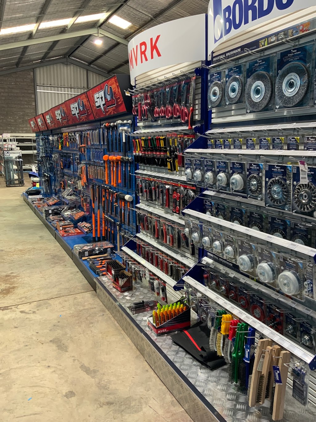 Young Industrial Supplies | store | 9B MacKenzie St, Young NSW 2594, Australia | 0419441776 OR +61 419 441 776