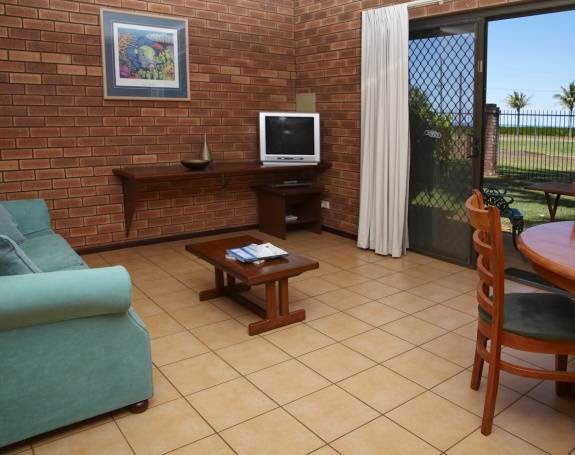 Bayside Holiday Apartments | lodging | Hamersley St, Broome WA 6725, Australia | 0891955200 OR +61 8 9195 5200