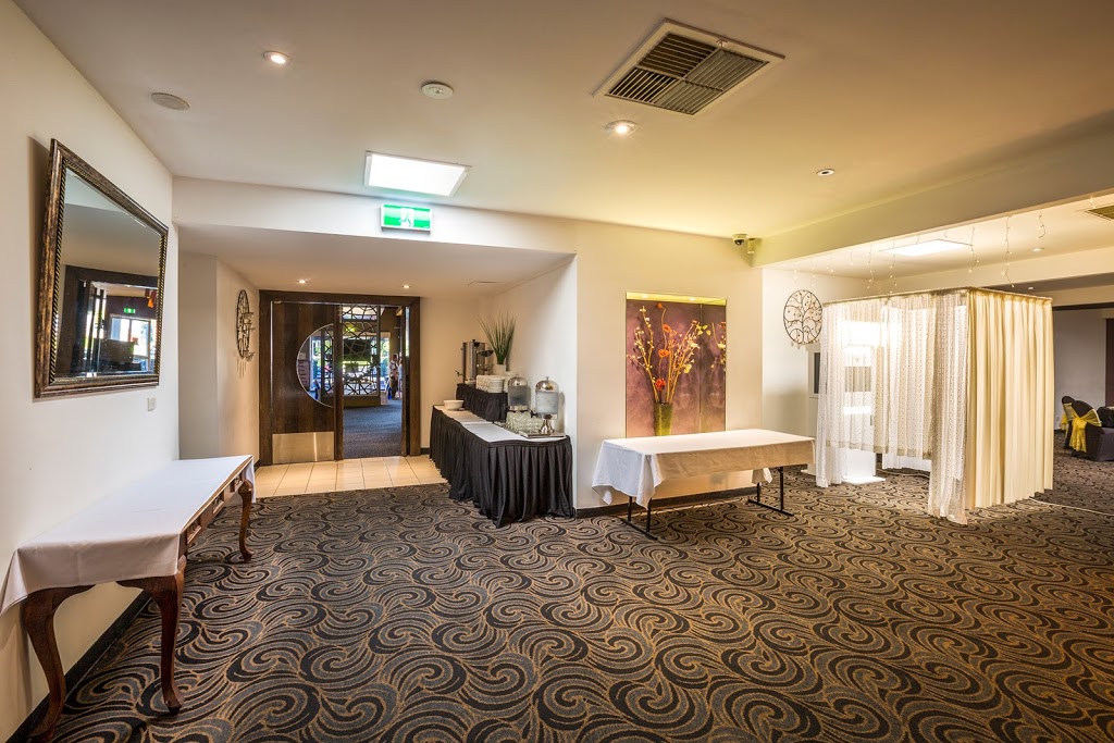 Sandown Park Hotel | lodging | Corrigan Rd, Noble Park VIC 3174, Australia | 0395465755 OR +61 3 9546 5755