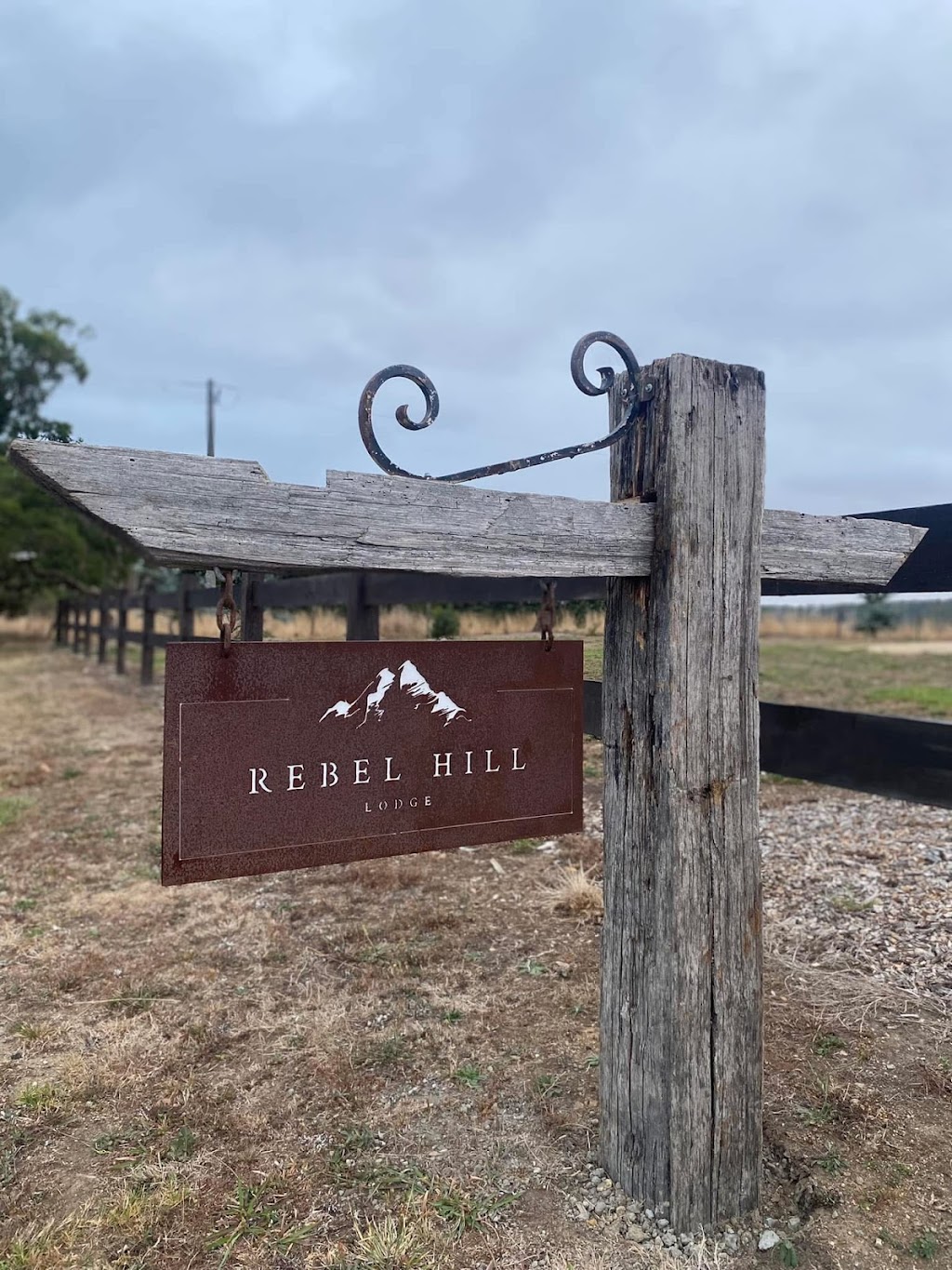Rebel Hill Lodge | 2790 Grand Ridge Rd, Hallston VIC 3953, Australia | Phone: 0448 992 154