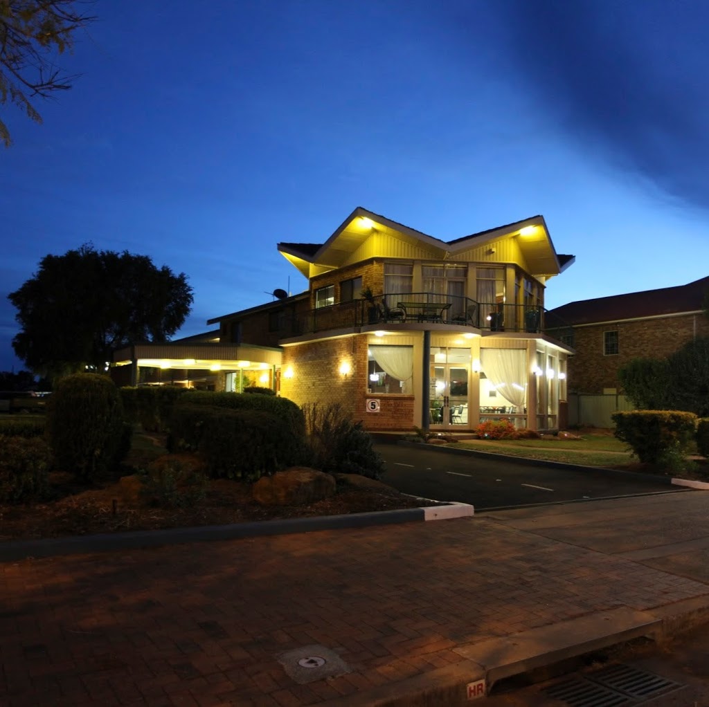 Countryman Motor Inn | cafe | 47 Cobra St, Dubbo NSW 2830, Australia | 0268827422 OR +61 2 6882 7422