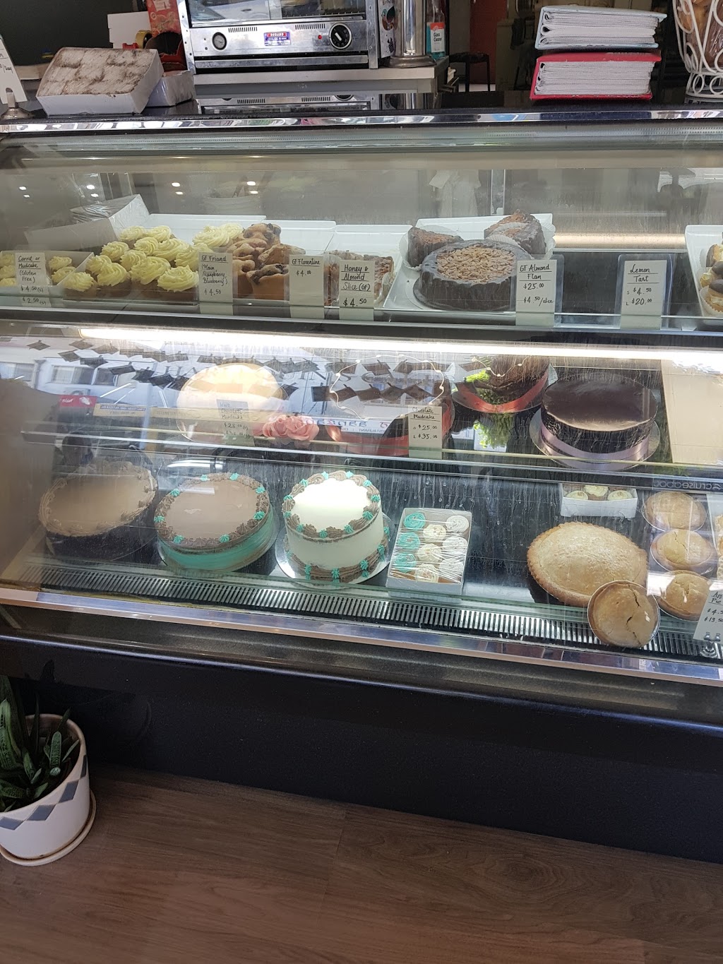 Harlequins Cakes | bakery | 363 Sydney Rd, Balgowlah NSW 2093, Australia | 0299487741 OR +61 2 9948 7741