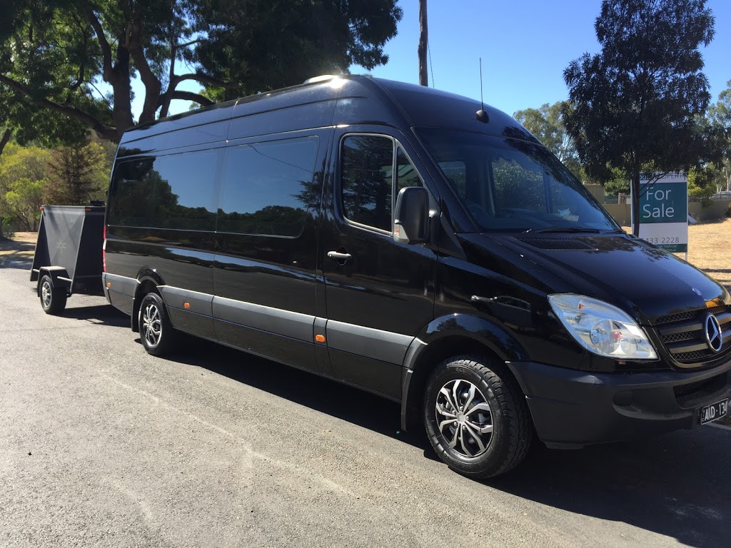 Luxury Minibus Service | travel agency | 845 Mickleham Rd, Greenvale VIC 3059, Australia | 0421767978 OR +61 421 767 978