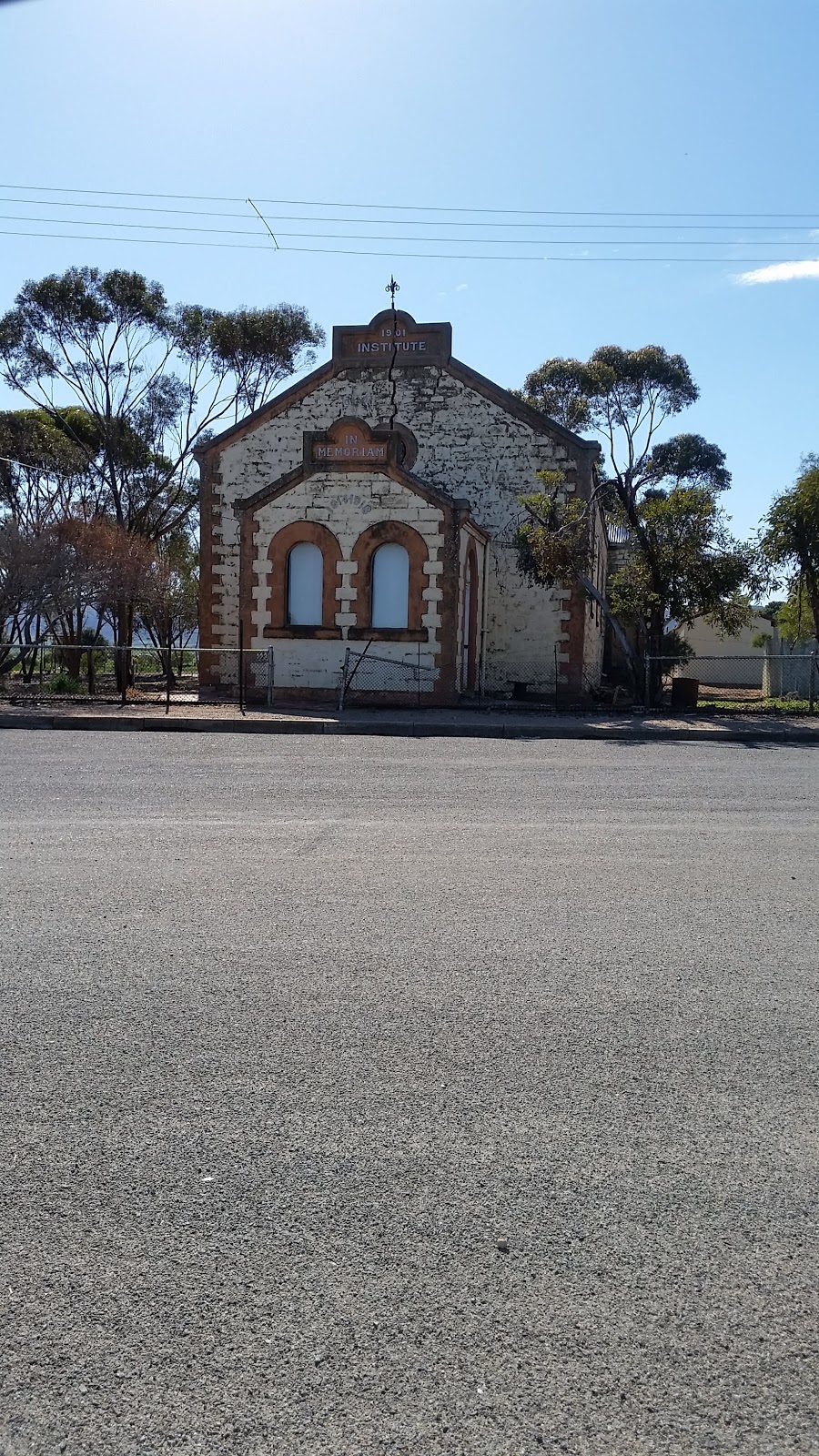 The Flinders Rest Hotel | 1 Railway Terrace, Warnertown SA 5540, Australia | Phone: (08) 8634 3044