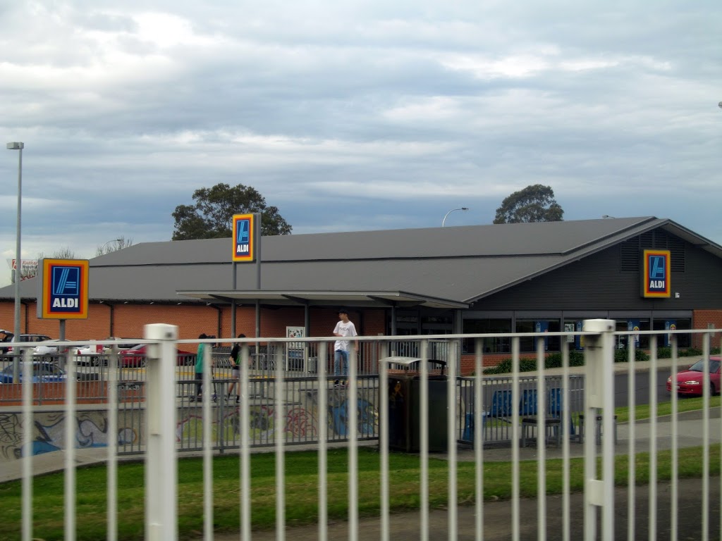 Rutherford Shops Car Park | Rutherford NSW 2320, Australia | Phone: (02) 4934 9700