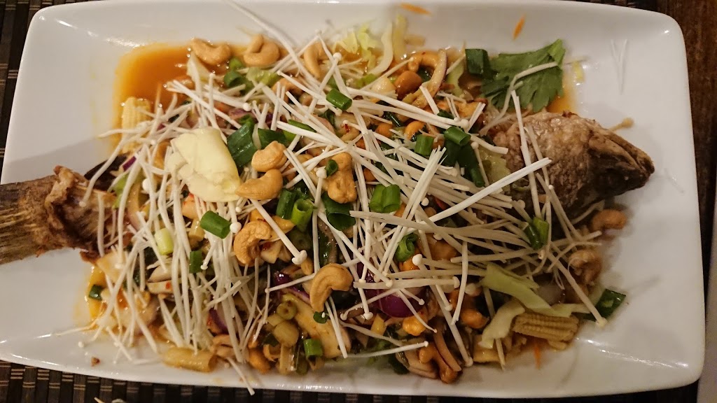 Marloi Thai Emerald | meal takeaway | 348 Belgrave-Gembrook Rd, Emerald VIC 3782, Australia | 0359684125 OR +61 3 5968 4125
