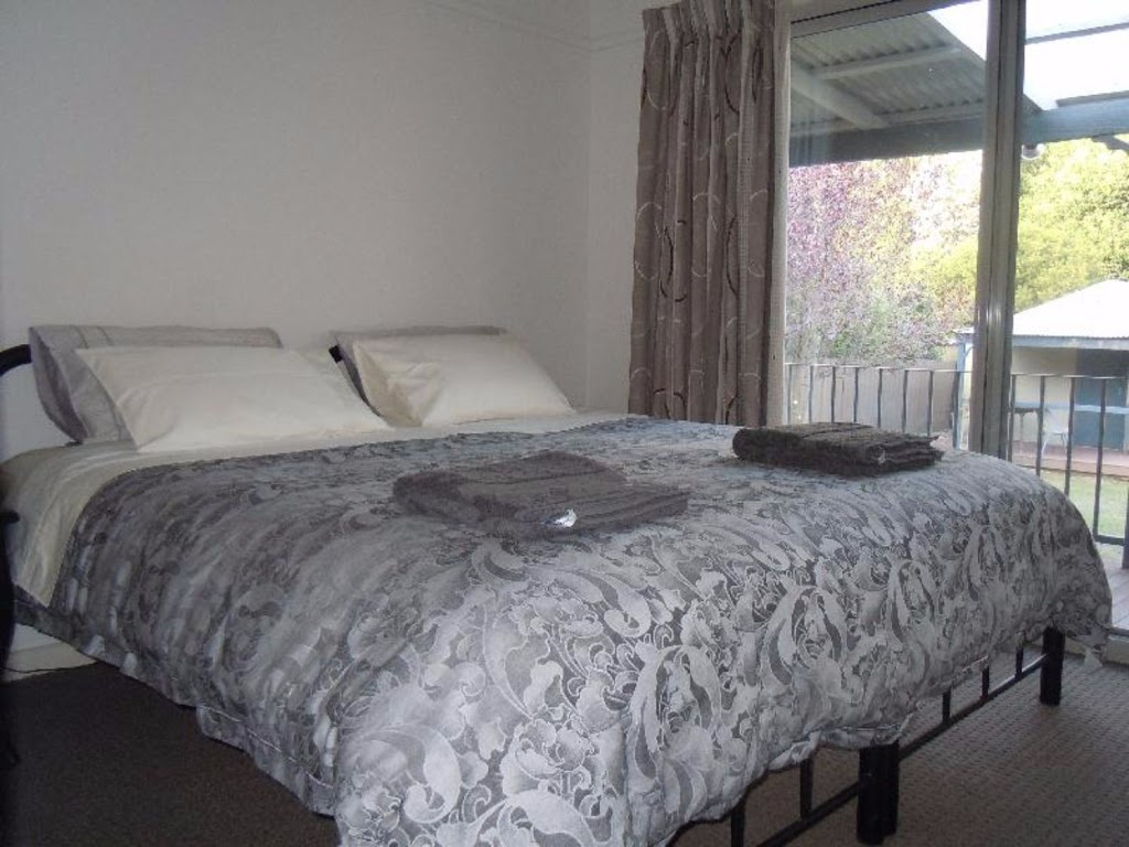 Redgums Holiday House | lodging | 2 Fyans St, Halls Gap VIC 3381, Australia | 0408504204 OR +61 408 504 204