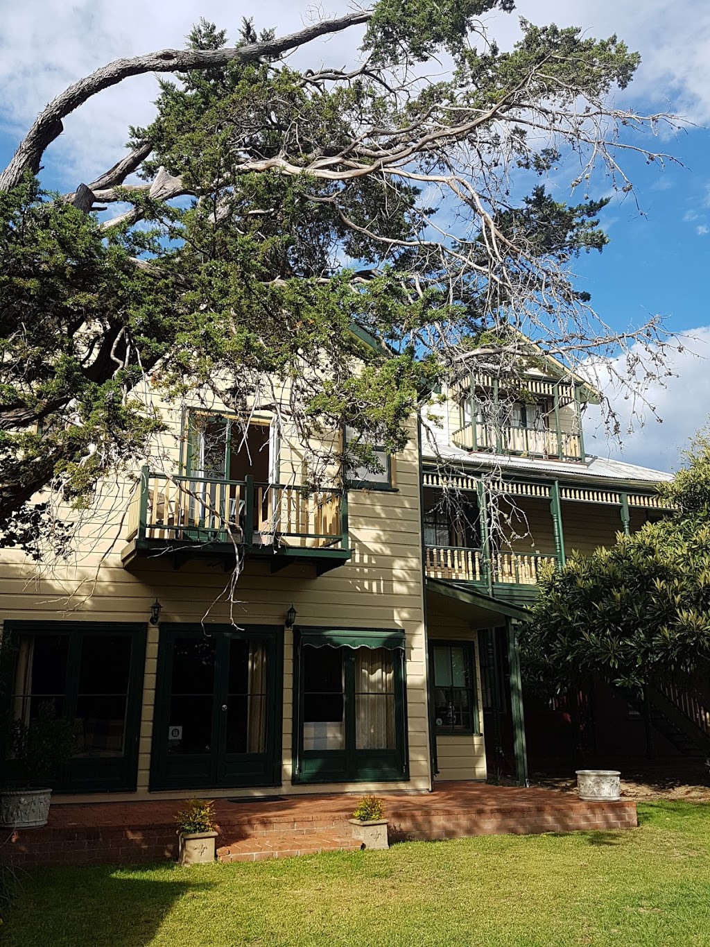 Leura House | lodging | 7 Britain St, Leura NSW 2780, Australia | 0247842035 OR +61 2 4784 2035