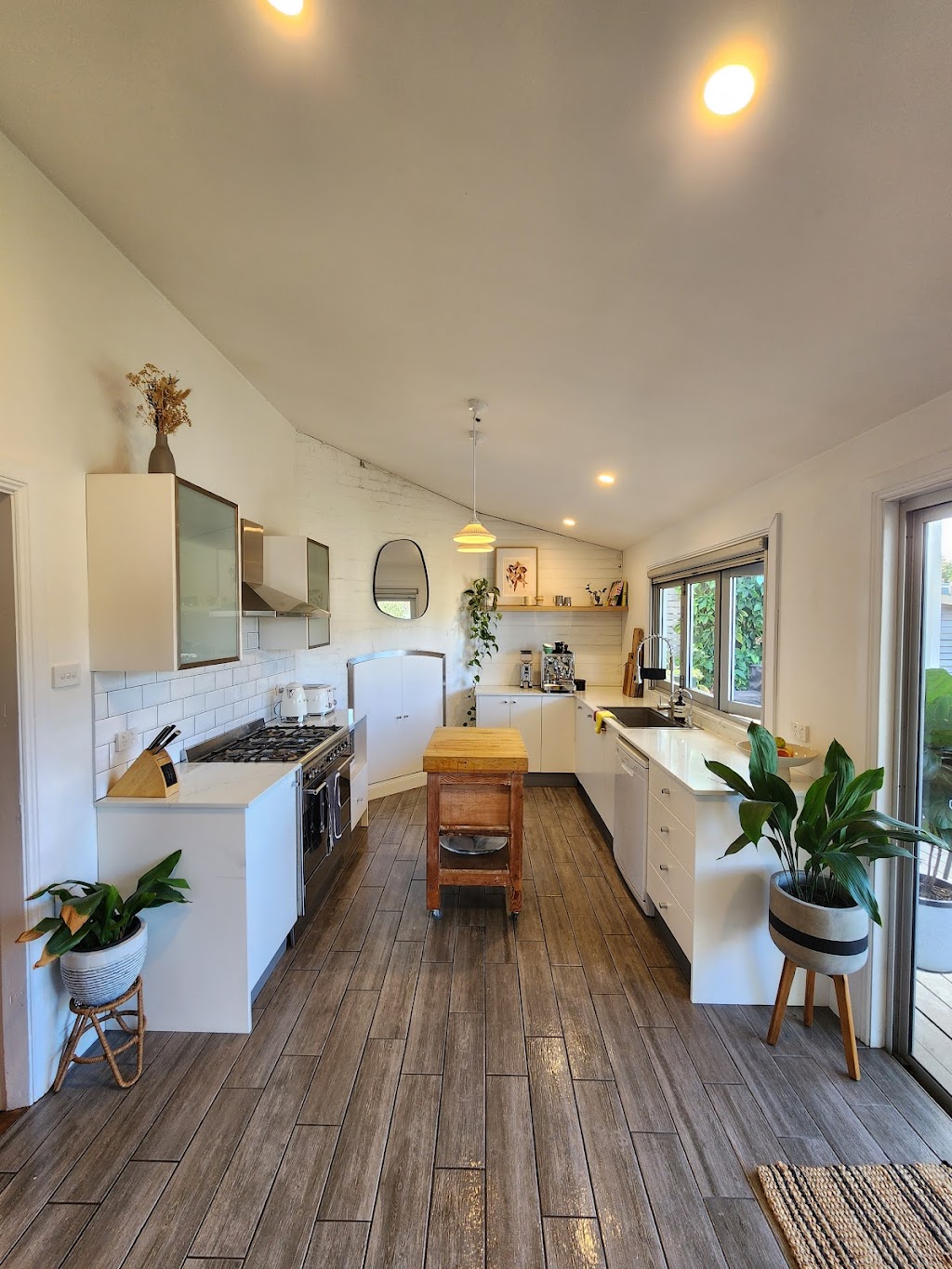 Lave Cleaning And Organizing Services | 15 Pacific Parade, Old Bar NSW 2430, Australia | Phone: 0433 457 172