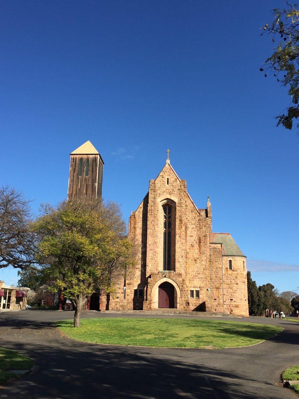 Holy Trinity Cathedral | church | 6 The Cl, Wangaratta VIC 3677, Australia | 0357213719 OR +61 3 5721 3719