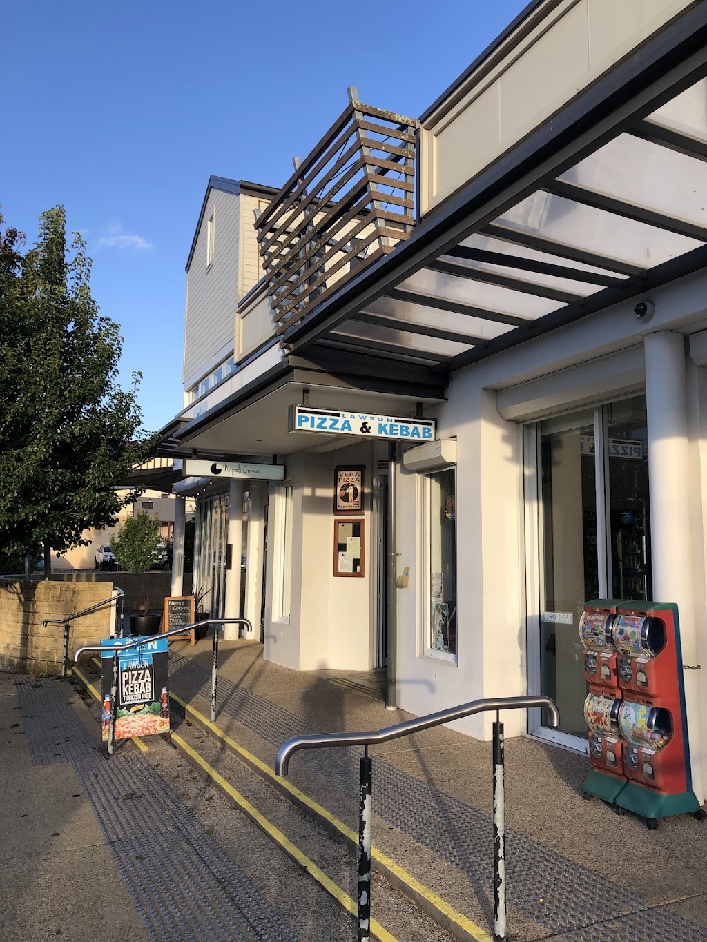 Lawson Pizza & Kebab | 8/292 Great Western Hwy, Lawson NSW 2783, Australia | Phone: (02) 4759 1551