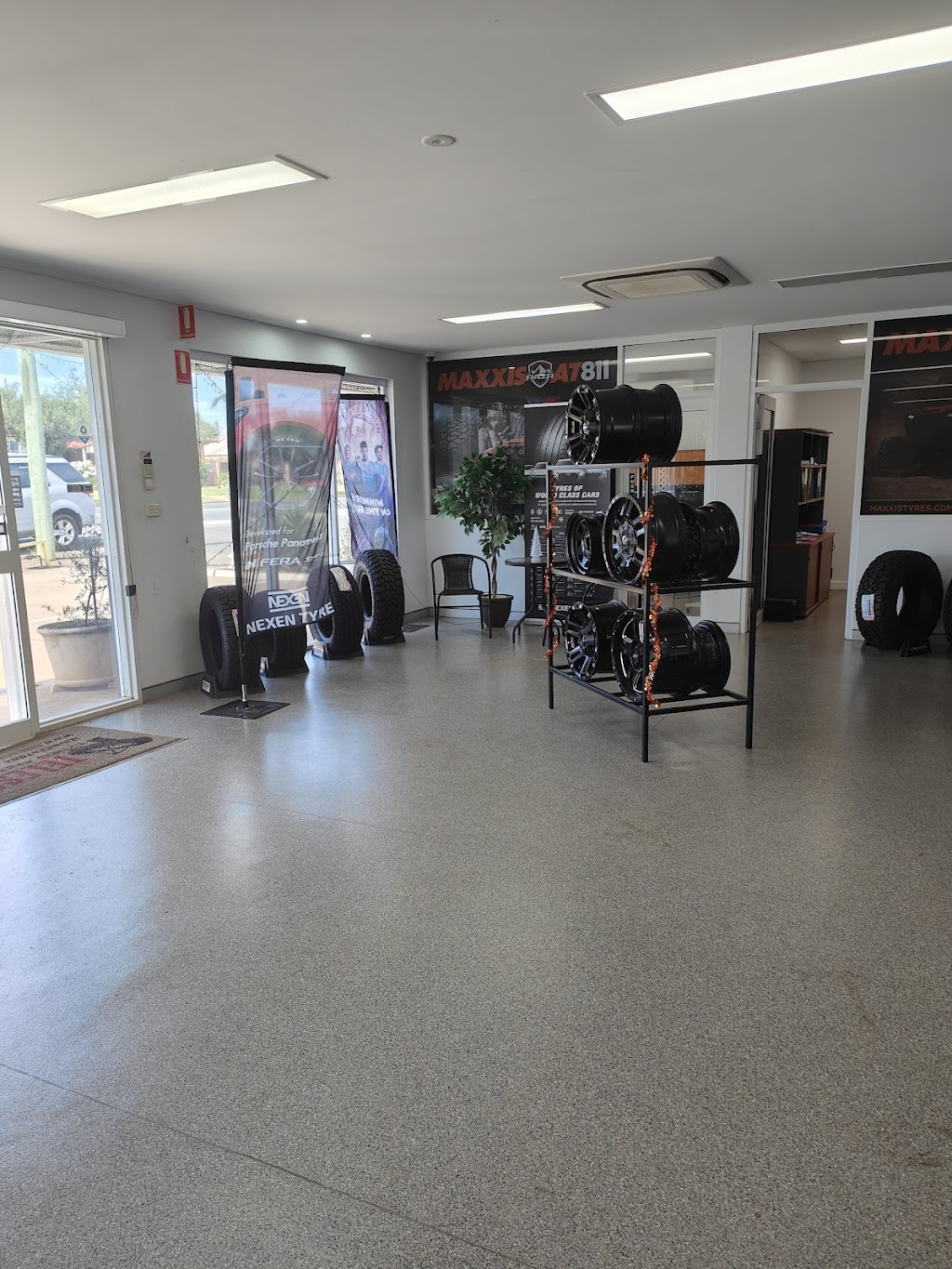Telescope Tyres - Car Centre | 62 Clarinda St, Parkes NSW 2870, Australia | Phone: (02) 6862 4833