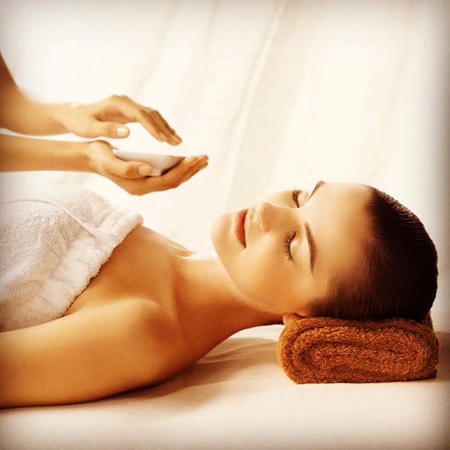 Aroma Beauty Therapy Clinic | health | 9/131 Morala Ave, Runaway Bay QLD 4216, Australia | 0418779816 OR +61 418 779 816