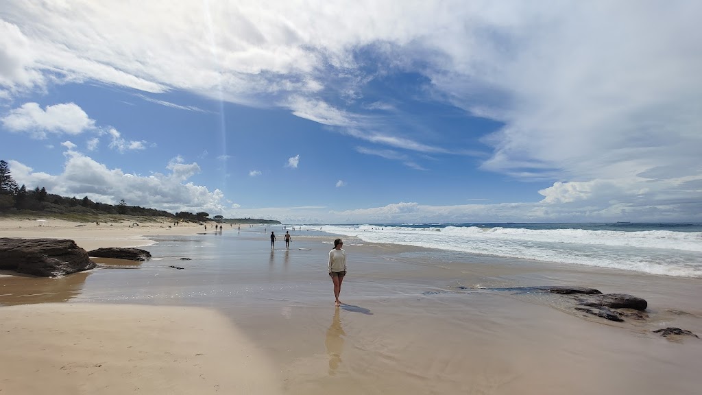 The Lake Palace | 46 Nightshade Cres, Murrays Beach NSW 2281, Australia | Phone: 0412 566 881