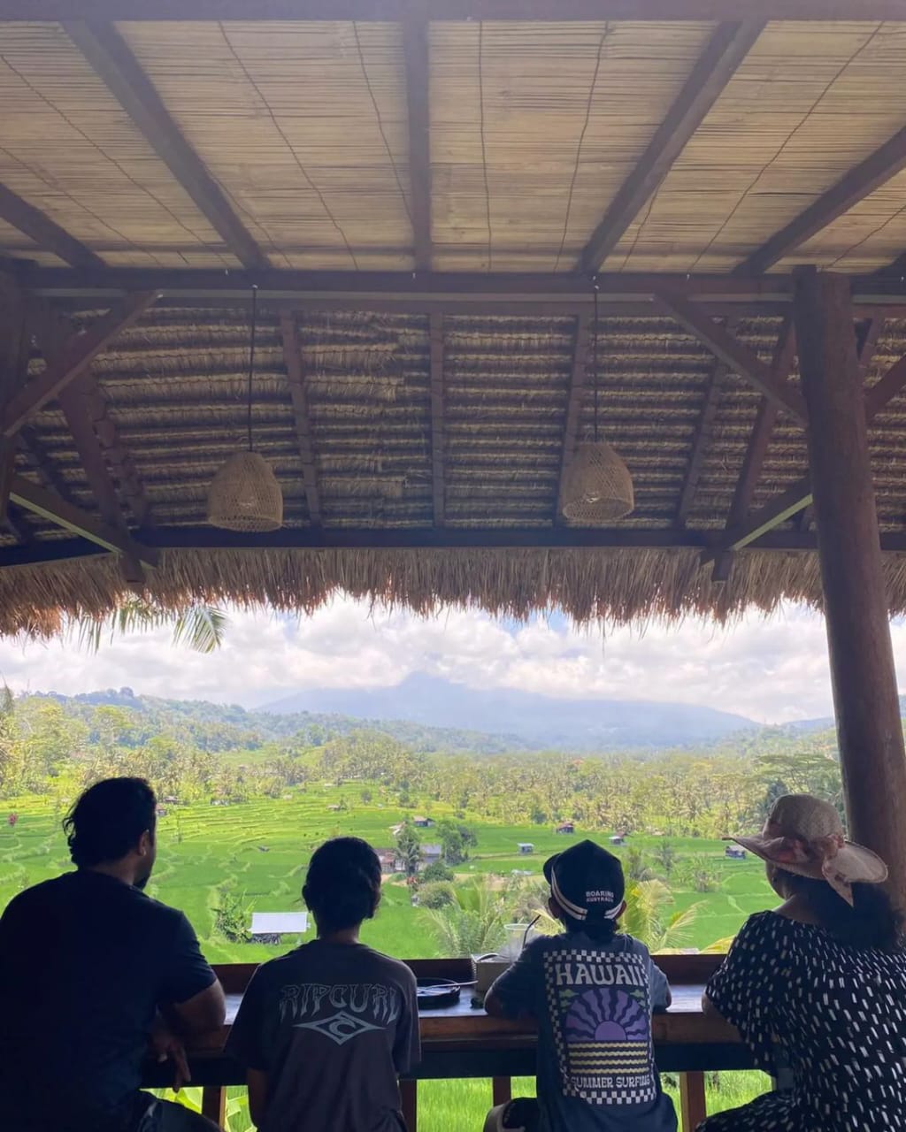 Holidazzle PTY LTD | 207 Belvedere Dr, Spring Mountain QLD 4300, Australia | Phone: 0435 072 578