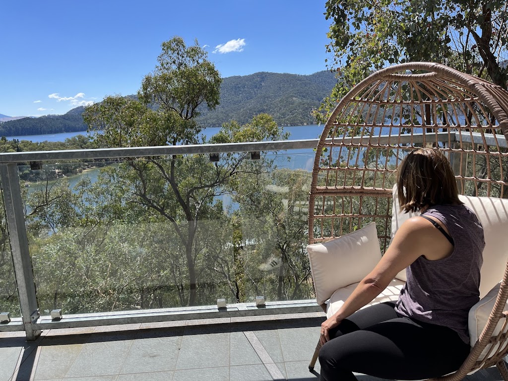 ODeer Lake Eildon Accommodation in Taylor Bay | 230 Taylor Bay Left Arm Rd, Taylor Bay VIC 3713, Australia | Phone: 0407 812 536