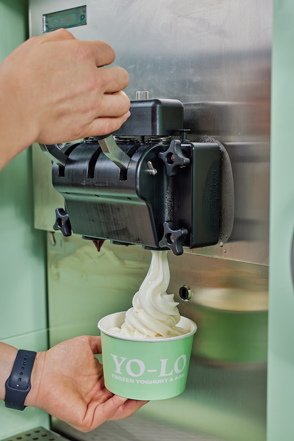 Yo-Lo Frozen Yoghurt & Acai | 1001 Doncaster Rd, Doncaster East VIC 3109, Australia | Phone: (03) 9842 1011