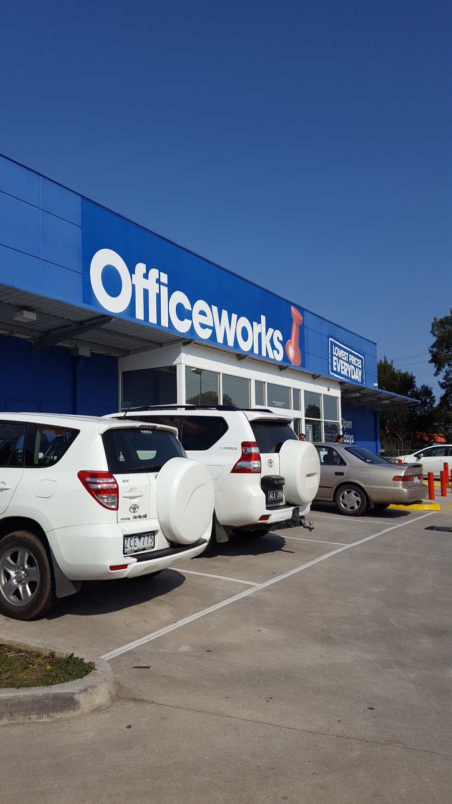 Officeworks Chirnside Park | furniture store | 294 Maroondah Hwy, Chirnside Park VIC 3116, Australia | 0397277300 OR +61 3 9727 7300