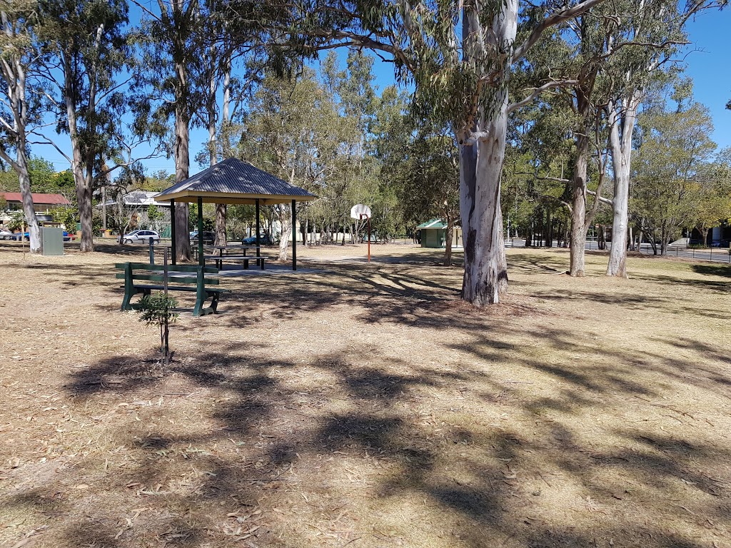 Gibson Place Park | park | Holland Park West QLD 4121, Australia