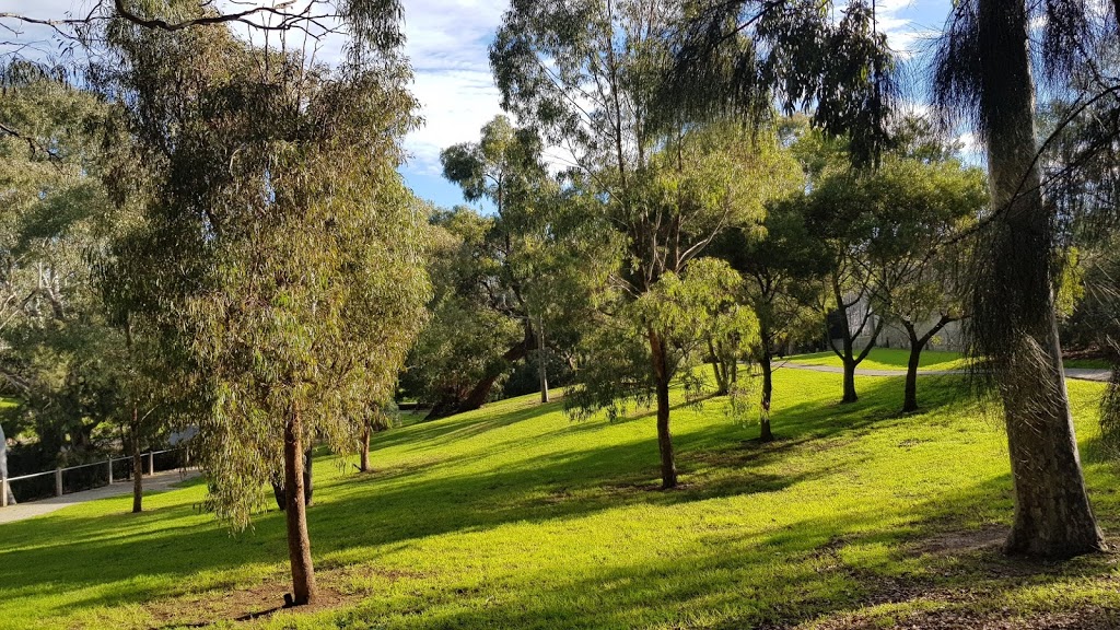 Hill N Date Park | Glen Iris VIC 3146, Australia