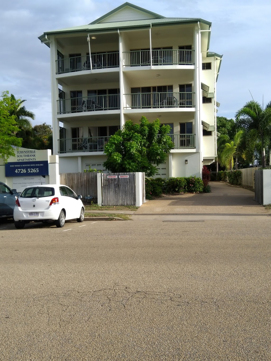 Townsville Southbank Apartments | lodging | 19 Mcilwraith St, South Townsville QLD 4810, Australia | 0747265265 OR +61 7 4726 5265