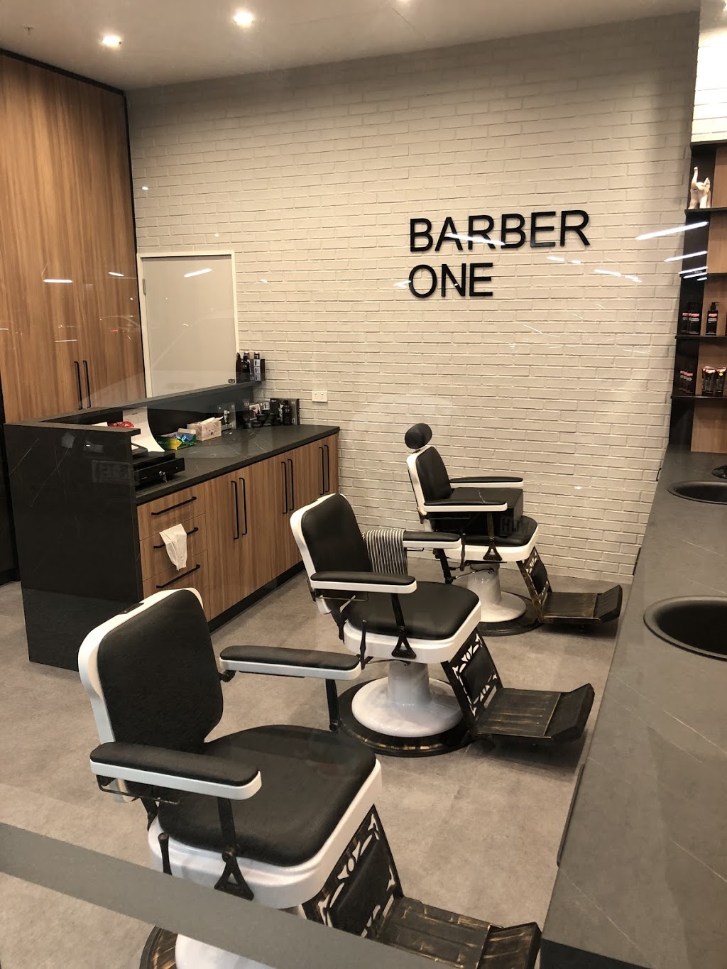 Barber one | hair care | 188 Nudgee Rd, Ascot QLD 4007, Australia | 0732682759 OR +61 7 3268 2759