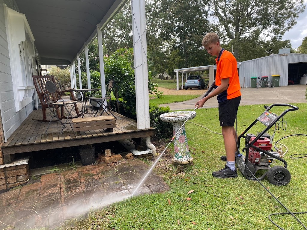 Declans Pressure Cleaning Services | 10 Coachwood Cl, Beechwood NSW 2446, Australia | Phone: 0483 858 882