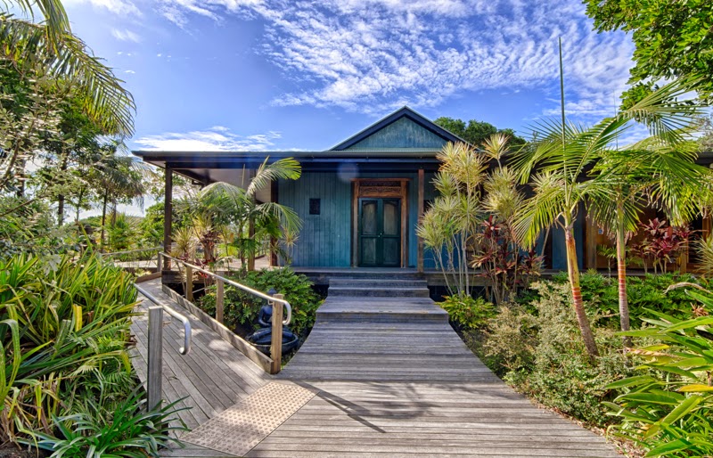 Tallow Beach Houses Byron Bay | 2 Alcorn St, Suffolk Park NSW 2481, Australia | Phone: (02) 6685 4533