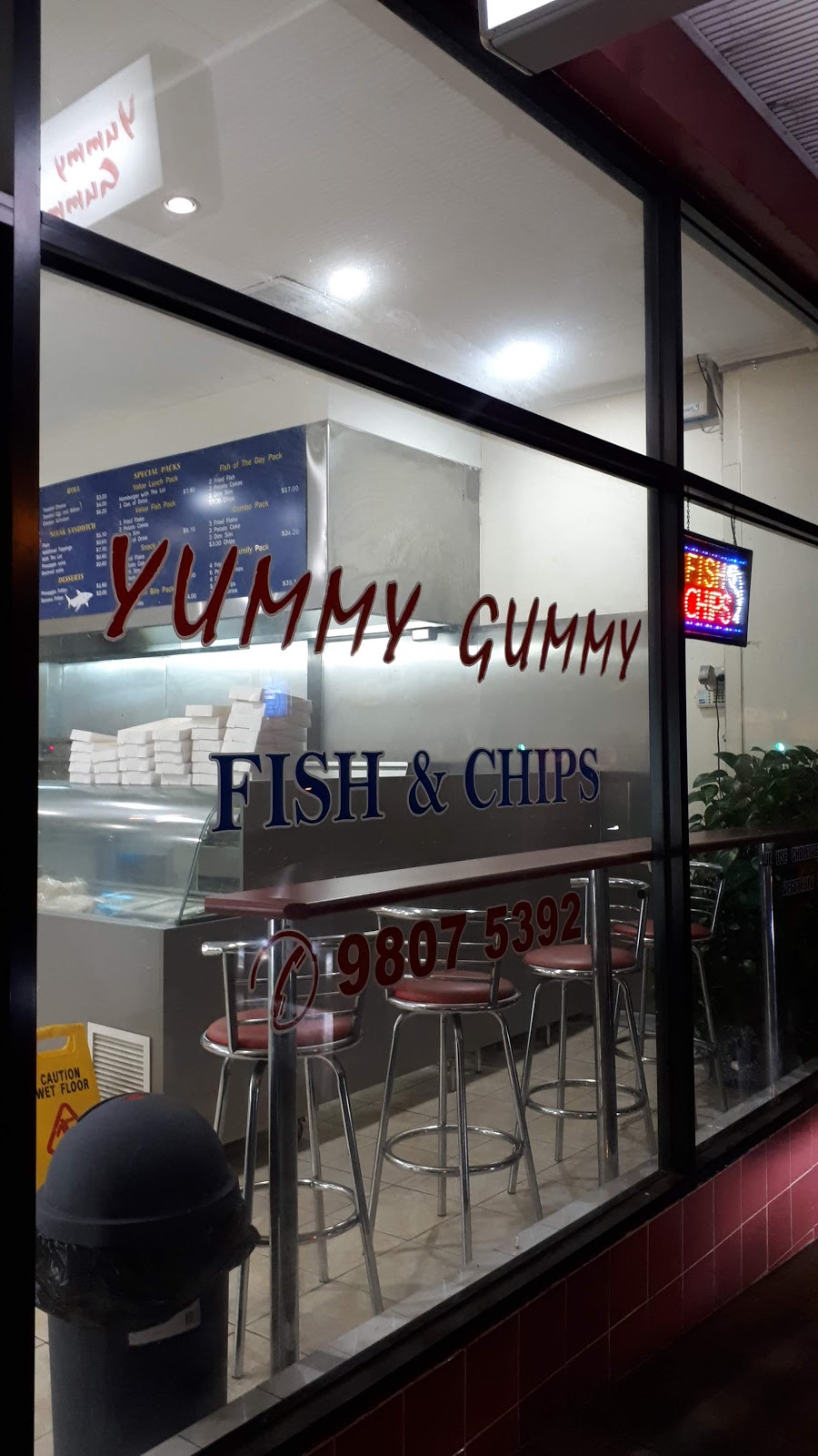Yummy Gummy Fish & Chips | meal takeaway | 267 Huntingdale Rd, Chadstone VIC 3148, Australia | 0398075392 OR +61 3 9807 5392