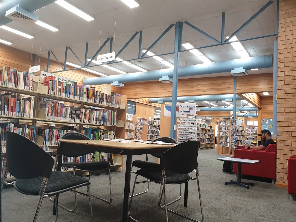 Glenquarie Library | library | 12 Brooks St, Macquarie Fields NSW 2564, Australia | 0246454055 OR +61 2 4645 4055