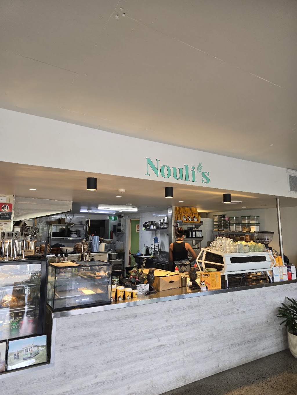Noulis Cafe | Shop 1/1599 Anzac Parade, La Perouse NSW 2036, Australia | Phone: 0417 111 599