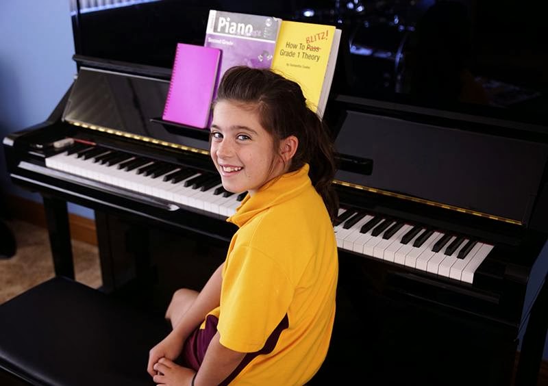 Justin James Piano Lessons Perth | electronics store | 37 Murray Rd, Bicton WA 6157, Australia | 0438382048 OR +61 438 382 048