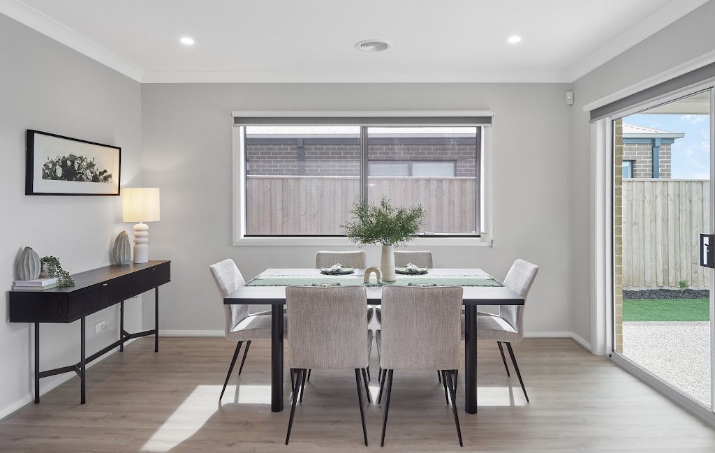 SJD Homes Display Home - Averley Estate, Nar Nar Goon North | 50 Apsley Pkwy, Nar Nar Goon North VIC 3812, Australia | Phone: (03) 9095 8000