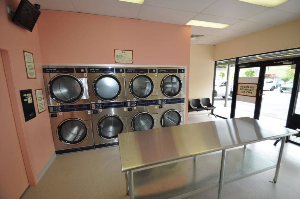Smalls Laundromat | laundry | 658 Reserve Rd, Upper Coomera QLD 4209, Australia | 0755803246 OR +61 7 5580 3246
